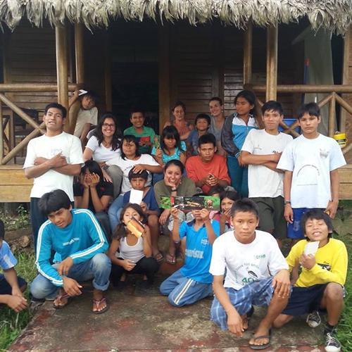 Voluntariado con infancia en la selva de Perú