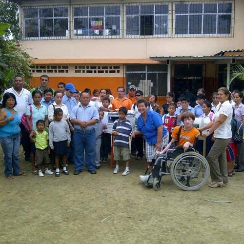 Ecuador. chone. apoyo escolar para niñ@s y jóvenes con diversas discapacidades
