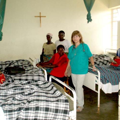 Médicos/as y enfermeros/as en ruanda