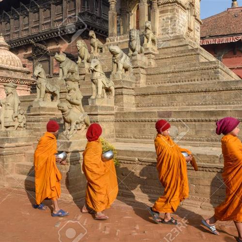 Voluntariado internacional +18 años enseñanaza en monasterios budistas Nepal
