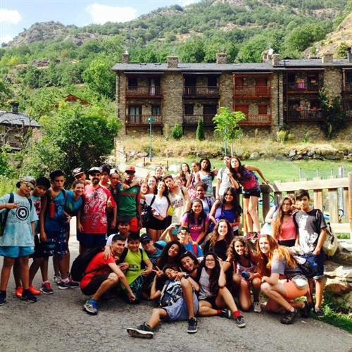 Voluntaris/es per casal d'estiu amb adolescents a badalona - VeranoEspaña