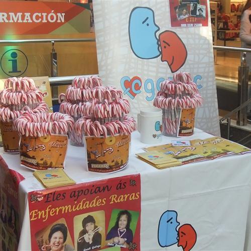 Voluntariado de navidad. campaña de navidad puede ser mágico gracias a ti, apoya las enfermedades raras (Lugo)