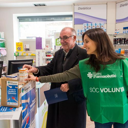 Voluntarios para campaña de medicamentos solidarios madrid