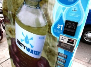 campaña DIRTY WATER Vending Machine / UNICEF
