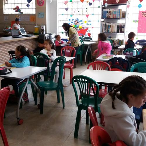 Voluntariado proyectos educación niño/as en Colombia