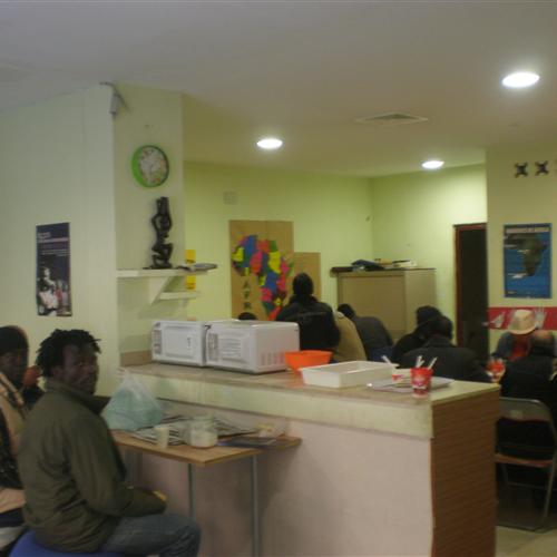 Voluntarios/as en centro de emergencia social