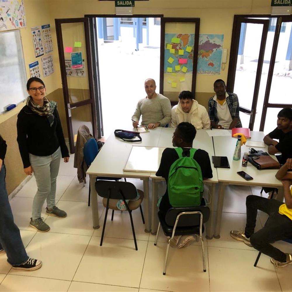 Clases de español y alfabetización para personas migrantes