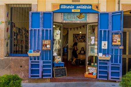Voluntariado librería solidaria aidabooks&more barcelona (sábado tarde)