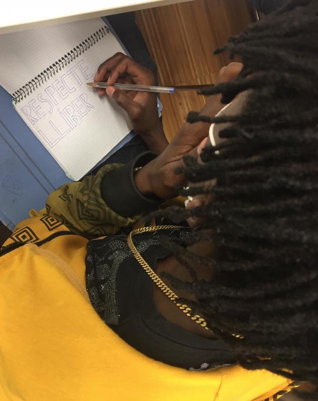 Voluntariado clases de alfabetización y nivel a1 para jóvenes. 