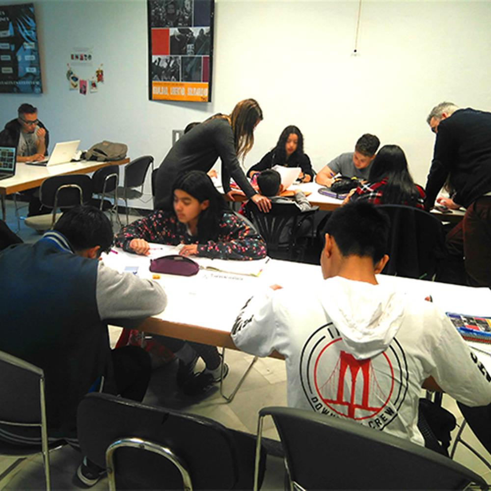 Espacio educativo para la integración de jóvenes inmigrantes