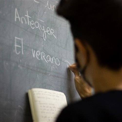 Suport a classes de castellà per a persones adultes
