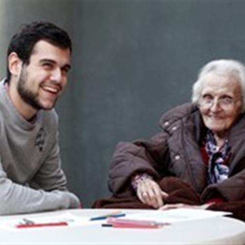 Voluntariado de jóvenes con personas mayores en residencias