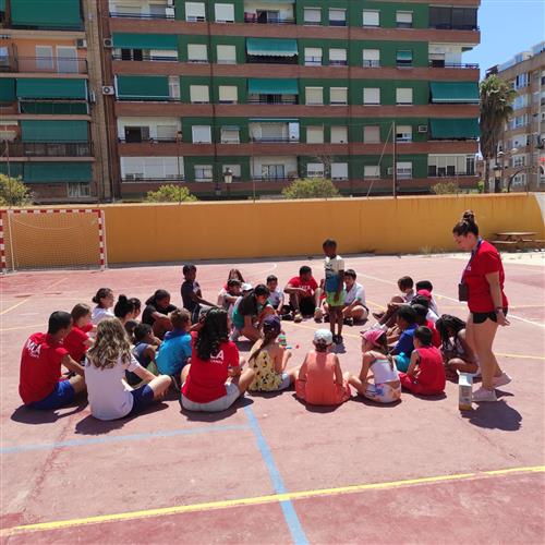 Voluntario/a para escuela de verano con infancia 