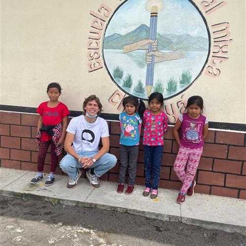 Voluntariado enseñando inglés en el Lago Atitlán (Guatemala)