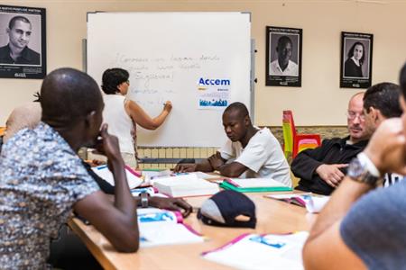 Apoyo al servicio de aprendizaje del idioma- español