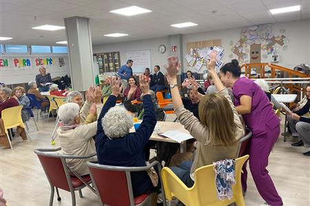 Voluntariado para talleres artísticos dirigidos a personas mayores en residencias y centros de día.