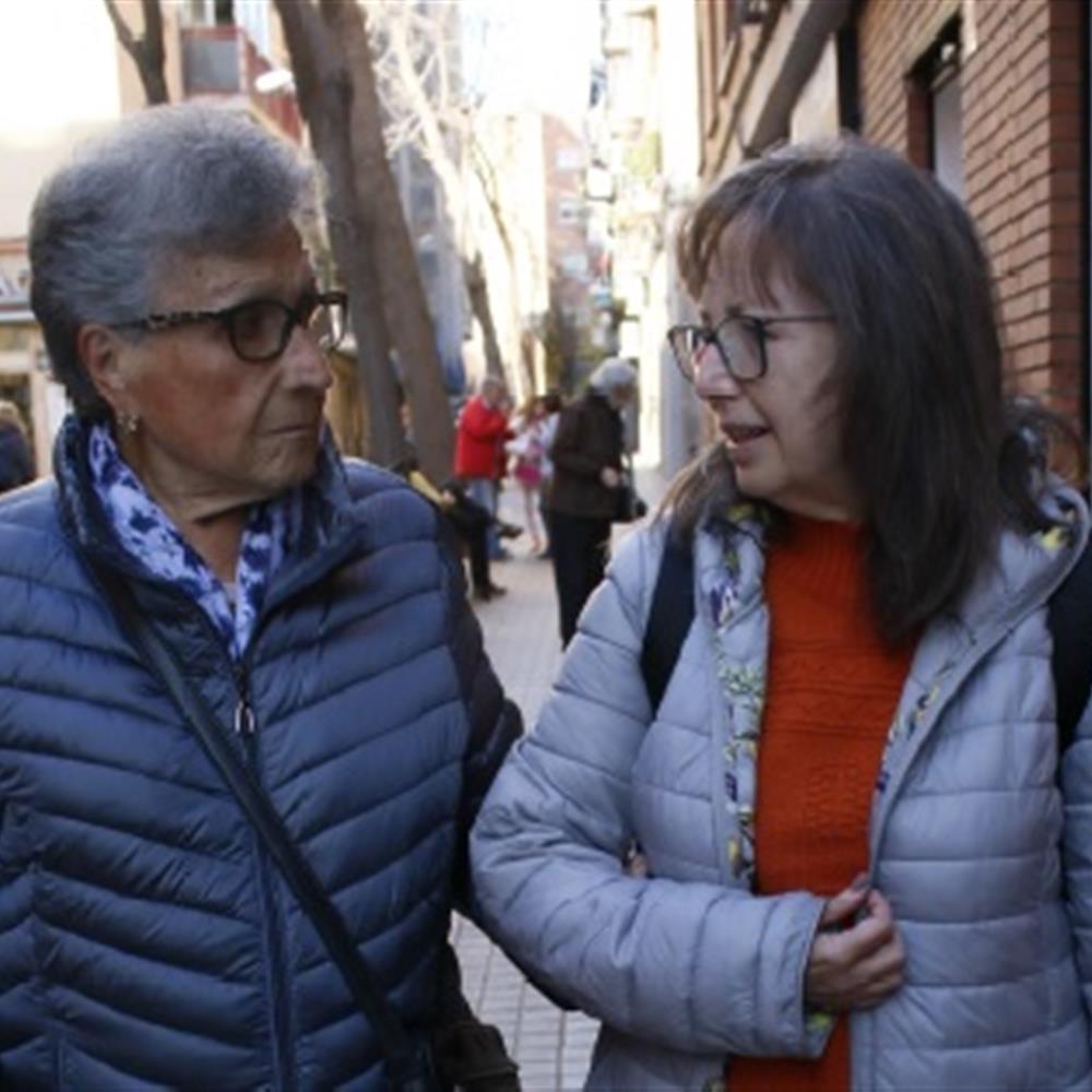 Realiza voluntariado para acompañar a las personas mayores a visitas médicas y/o gestiones. 