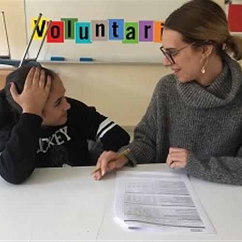 Voluntariado para apoyo escolar y refuerzo en asignatura de inglés con alumnado gitano en pamplona