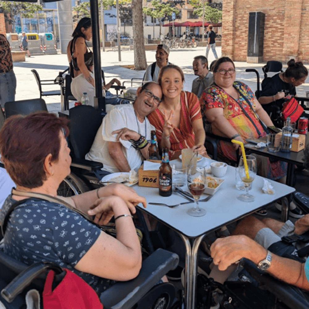 Acompanyament a personas adultas amb paràlisis cerebral - projecte m'acopmanyes