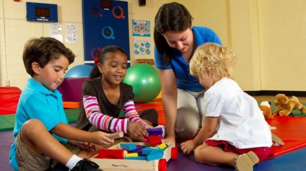 Cuidadora de niños voluntaria