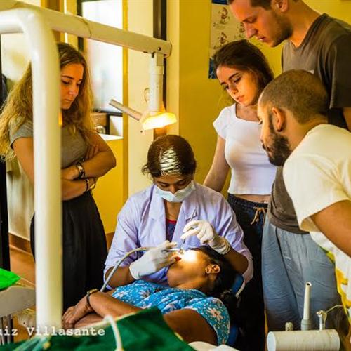Microproyectos de cooperación: India. proyecto universitario médico y dental