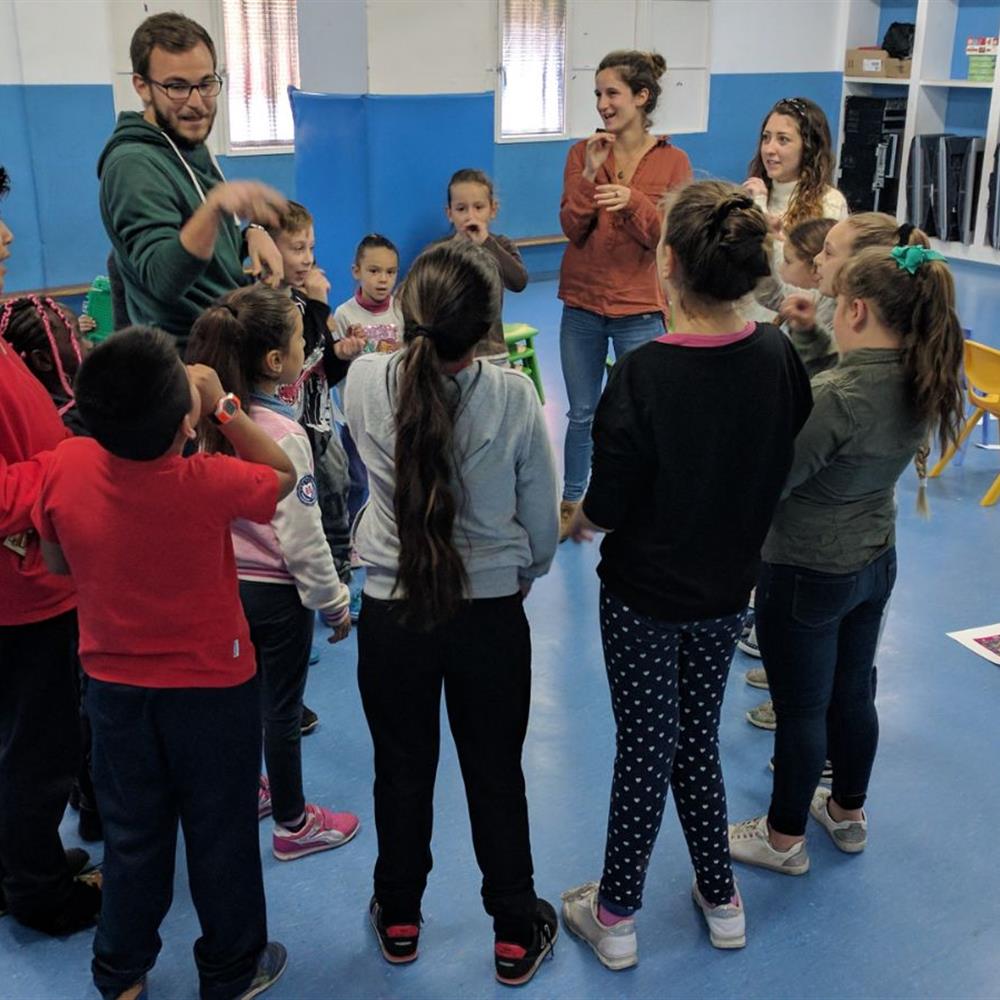 Deportes en escuela matinal
