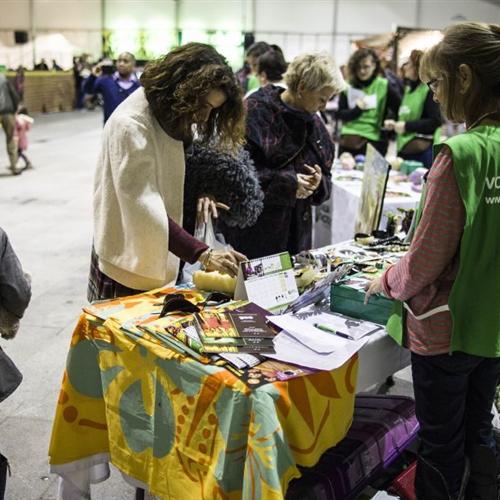 Oferta voluntariado de sensibilización y apoyo a eventos en tarragona, para ong agua de coco