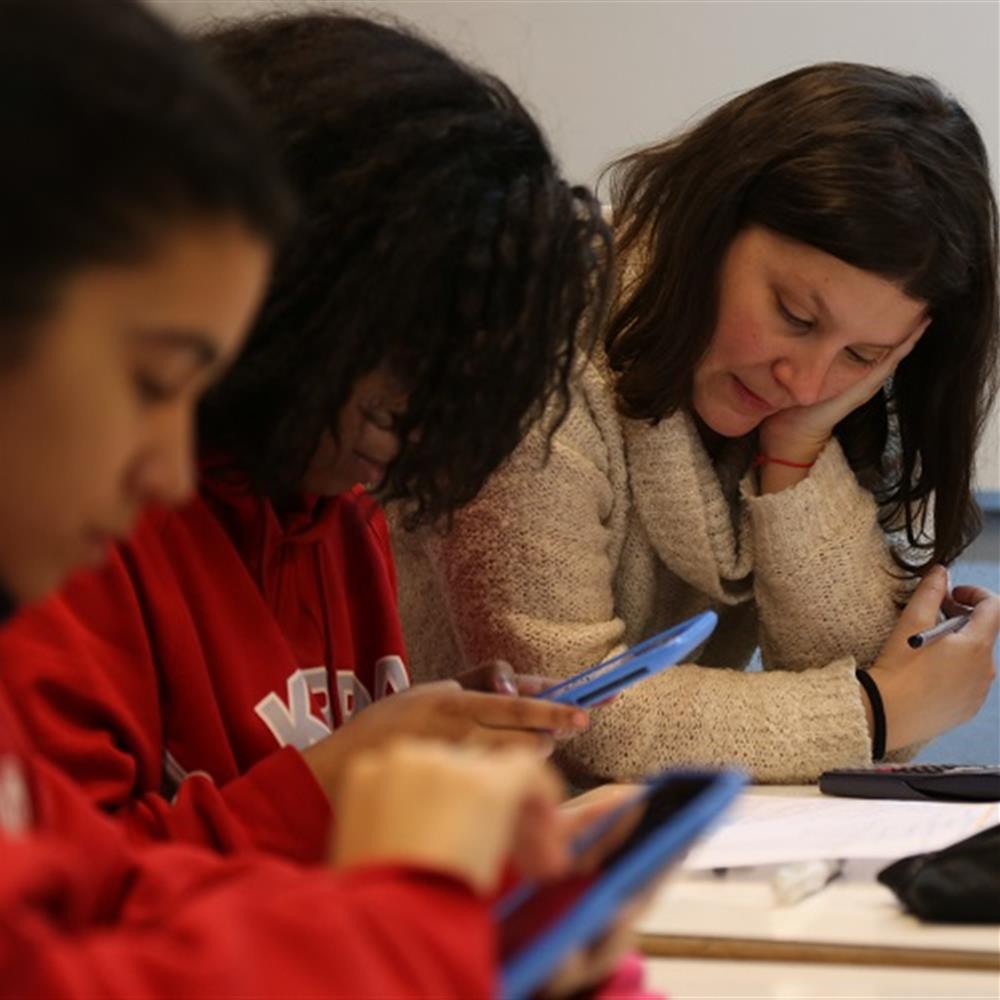 Voluntariado en refuerzo escolar a infancia en situación de vulnerabilidad socioeducativa.