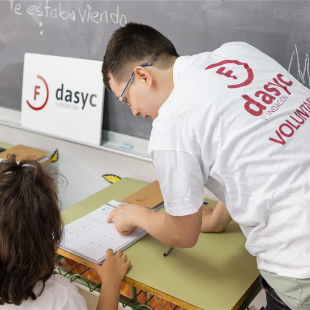 Voluntariado con menores en actividades lúdicas