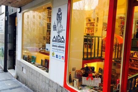 Voluntariado sábados tarde y domingos mañana librería solidaria aida books&more santander