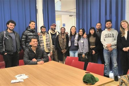 Voluntarios/as para ayudar a dar clases de castellano