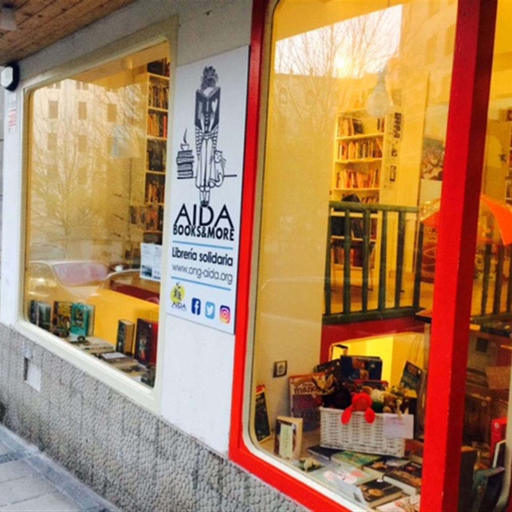 Voluntariado librería solidaria aida books&more santander