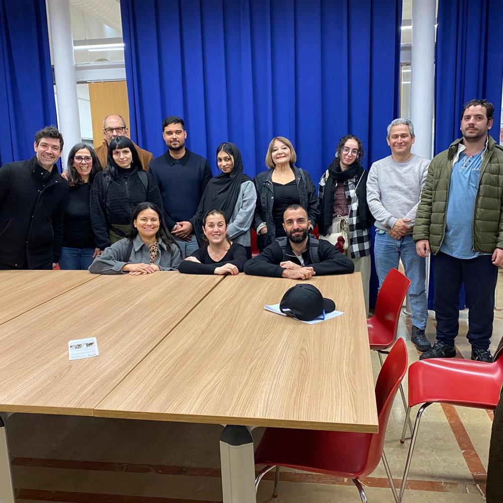 Voluntaris per ajudar a donar classes de català