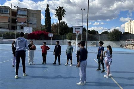 Acompañando a menores en actividades físicas y lúdicas (mueve-t)