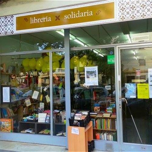 Voluntariado en el almacén de la librería solidaria aida books&more valencia - c/ molinell 14 