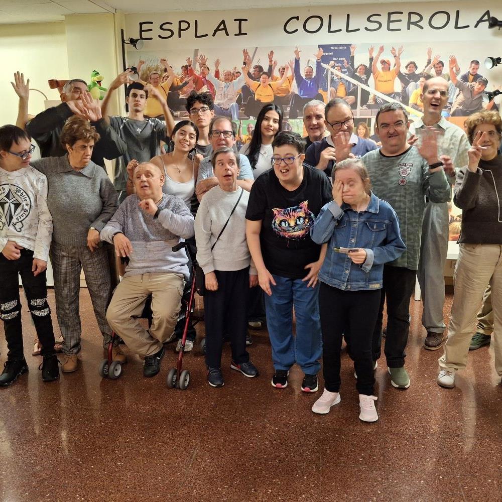 Voluntaria/voluntario en su tiempo de ocio para personas con discapacidad intelectual los sabados