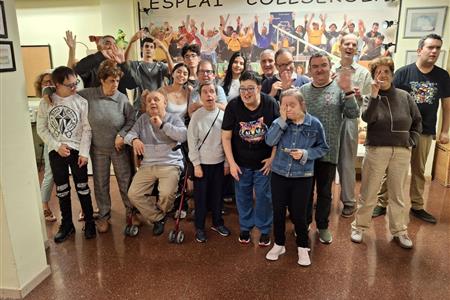 Voluntaria/voluntario en su tiempo de ocio para personas con discapacidad intelectual los sabados