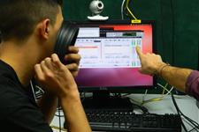 Voluntari/a per teller audiovisual amb adults