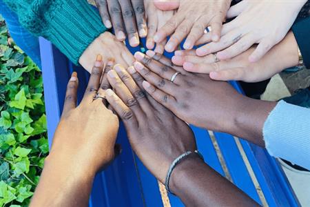Proyecto contigo: mentoría para la inclusión. construyendo futuro con la juventud refugiada