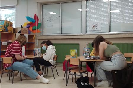 Fundación meniños busca personas voluntarias en a coruña para acompañar a leer a niños/as.