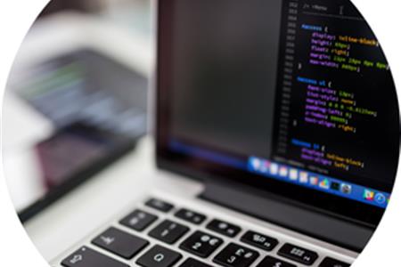 Clases de informática a personas de colectivos vulnerables