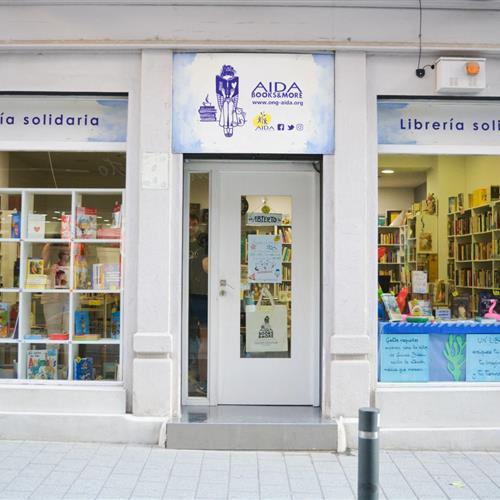 Voluntariado en librería solidaria aida books&more oviedo