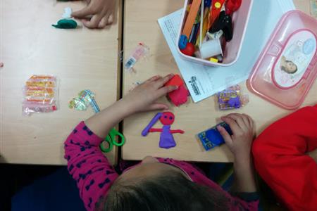 Arte y manualidades en escuela matinal
