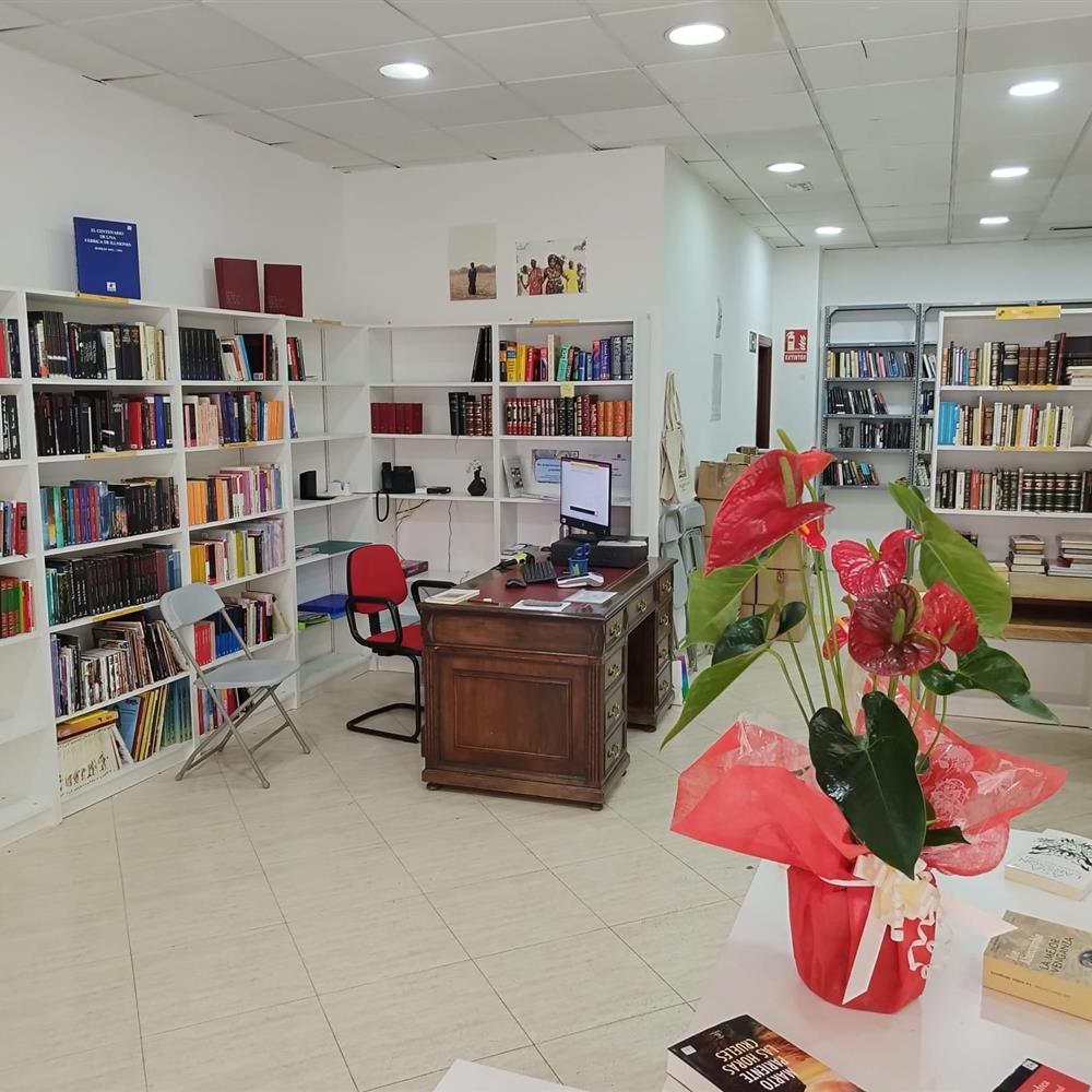 Voluntariado en librería solidaria aida books&more móstoles