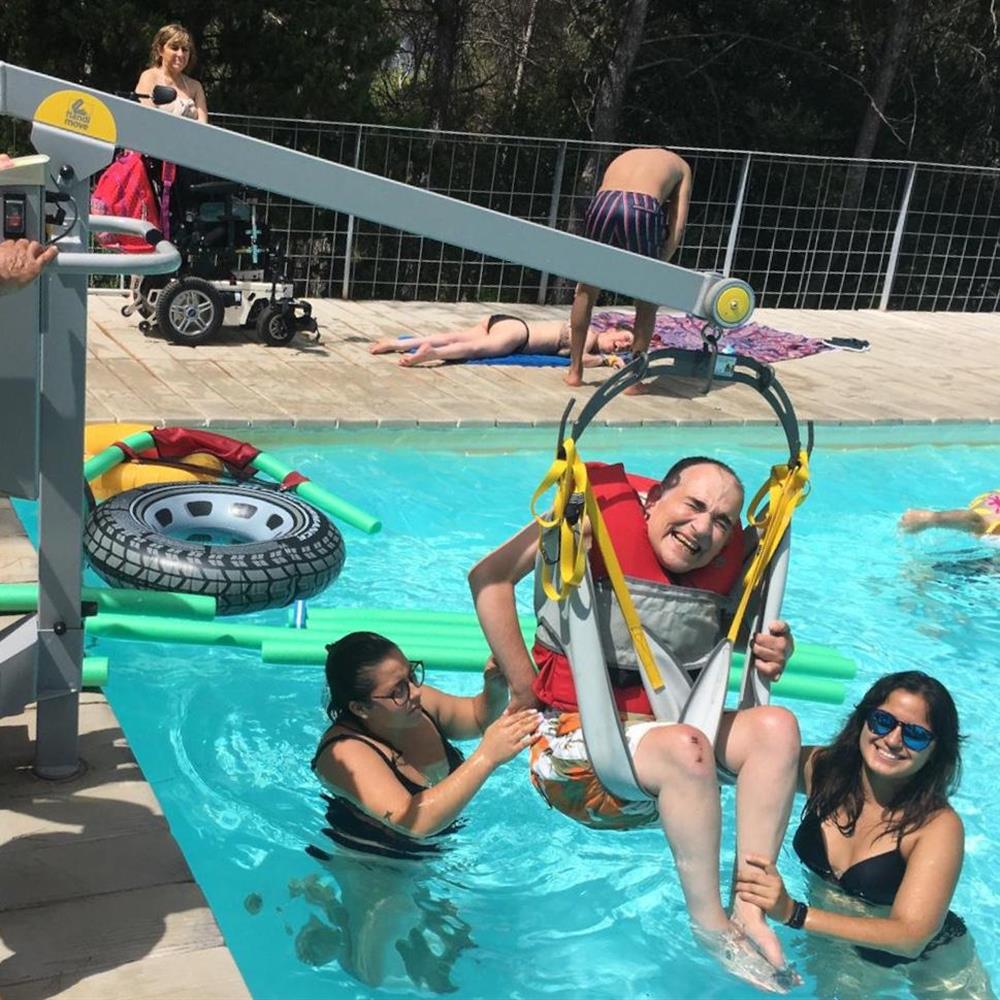 Voluntariado verano "vacances vacances" un intercanvi juvenil amb persones afectades de paràlisis.