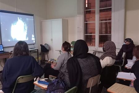 Apoderament comunitari i personal per a dones migrades