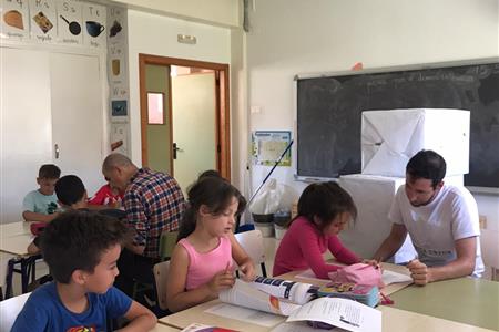 Voluntariado de apoyo escolar con menores en valencia