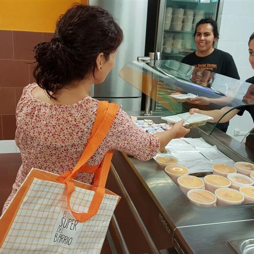 Comedor social ventas volunteers in madrid.