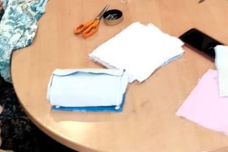 Voluntariado costura para grupo de mujeres