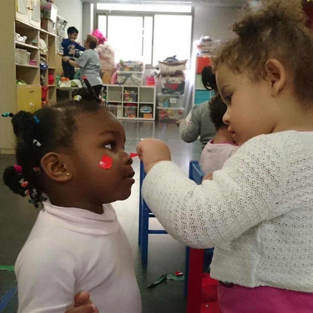 Voluntaris/es per espai maternoinfantil a santa coloma 